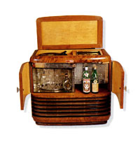 Radioricevitore a consolle Argioslas, mobile bar illuminato, 1952. Tipico apparecchio da salotto